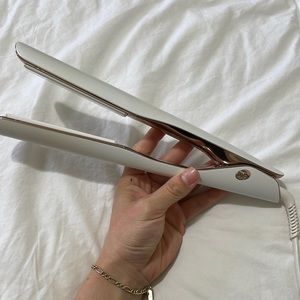 T3 Lucea ID 1” Smart flat iron with touch interface